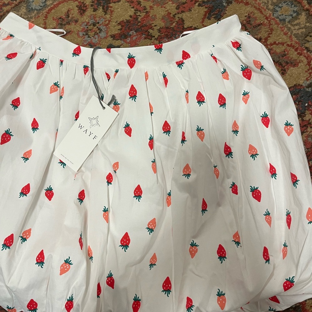 NWT WAYF strawberry skirt - Picture 3 of 5